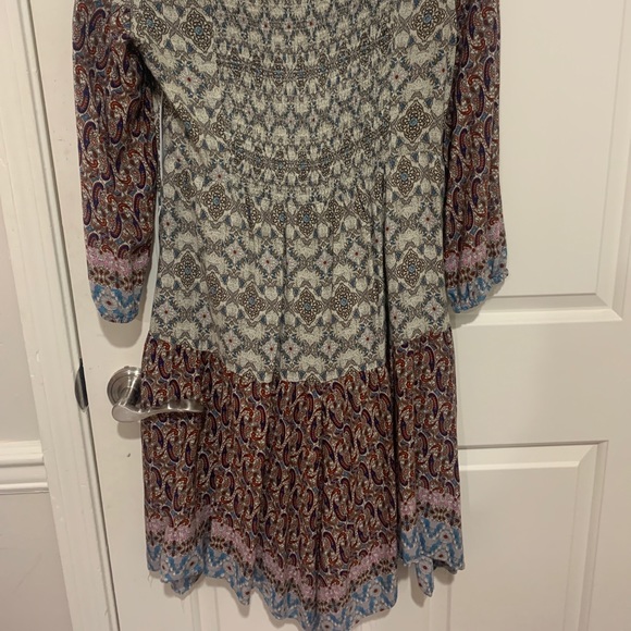 Flowy Patterned Dress - Picture 3 of 4